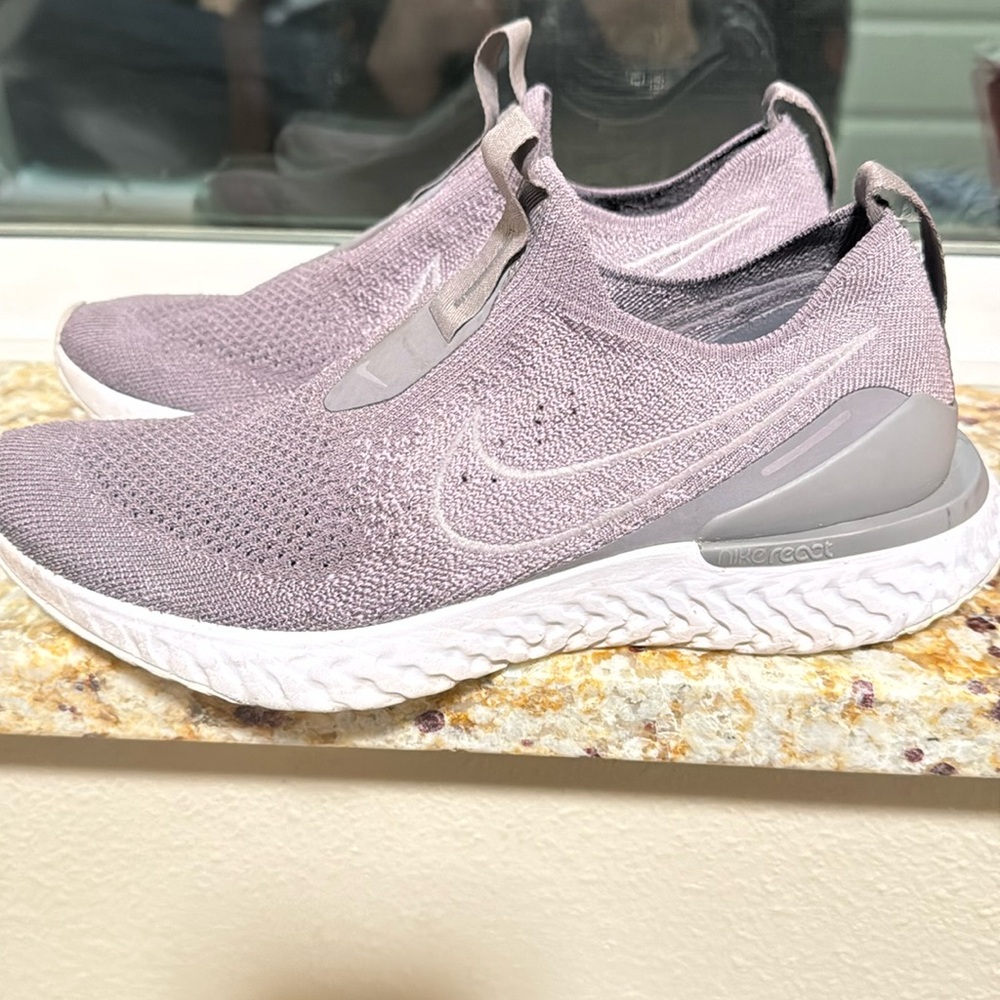 Nike Phantom React women’s size  7